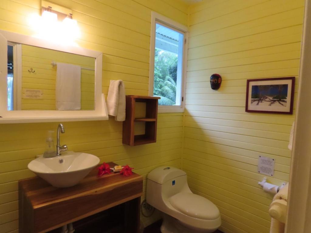 Sand Dollar Beach Bed & Breakfast Bocas del Toro Exterior foto