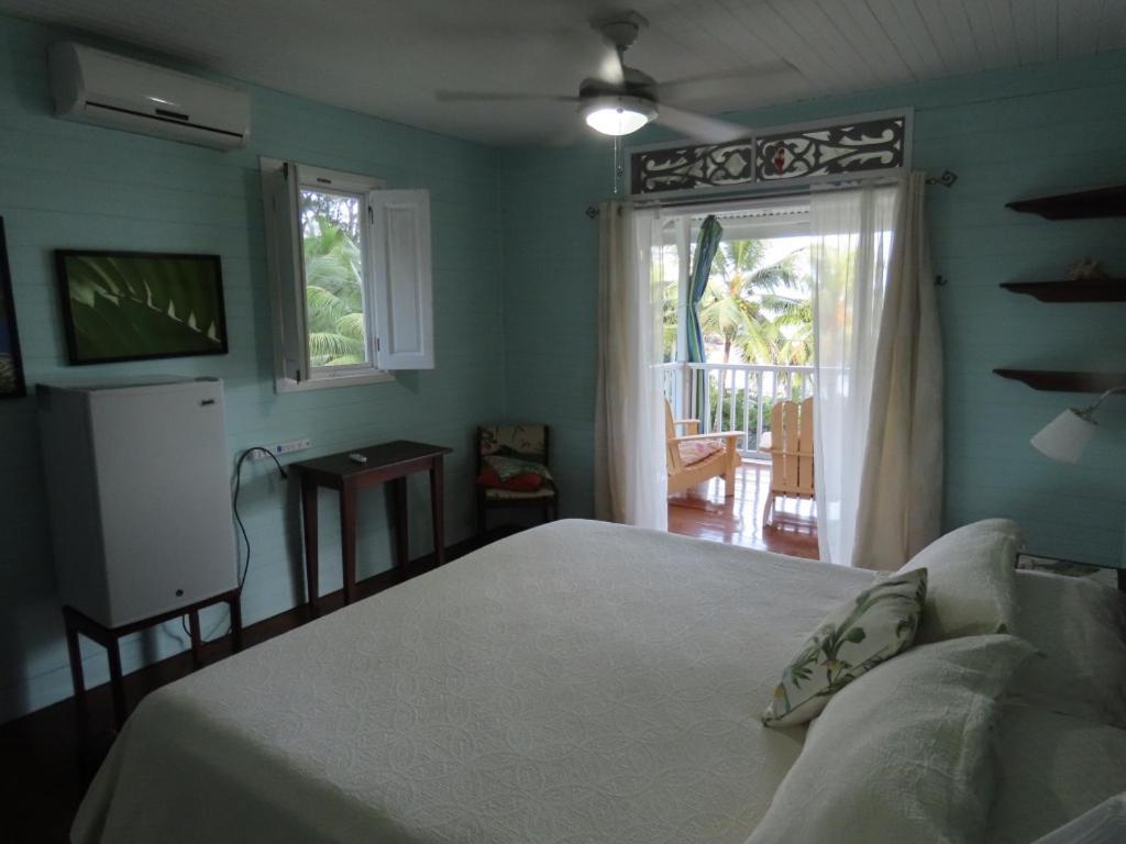 Sand Dollar Beach Bed & Breakfast Bocas del Toro Exterior foto
