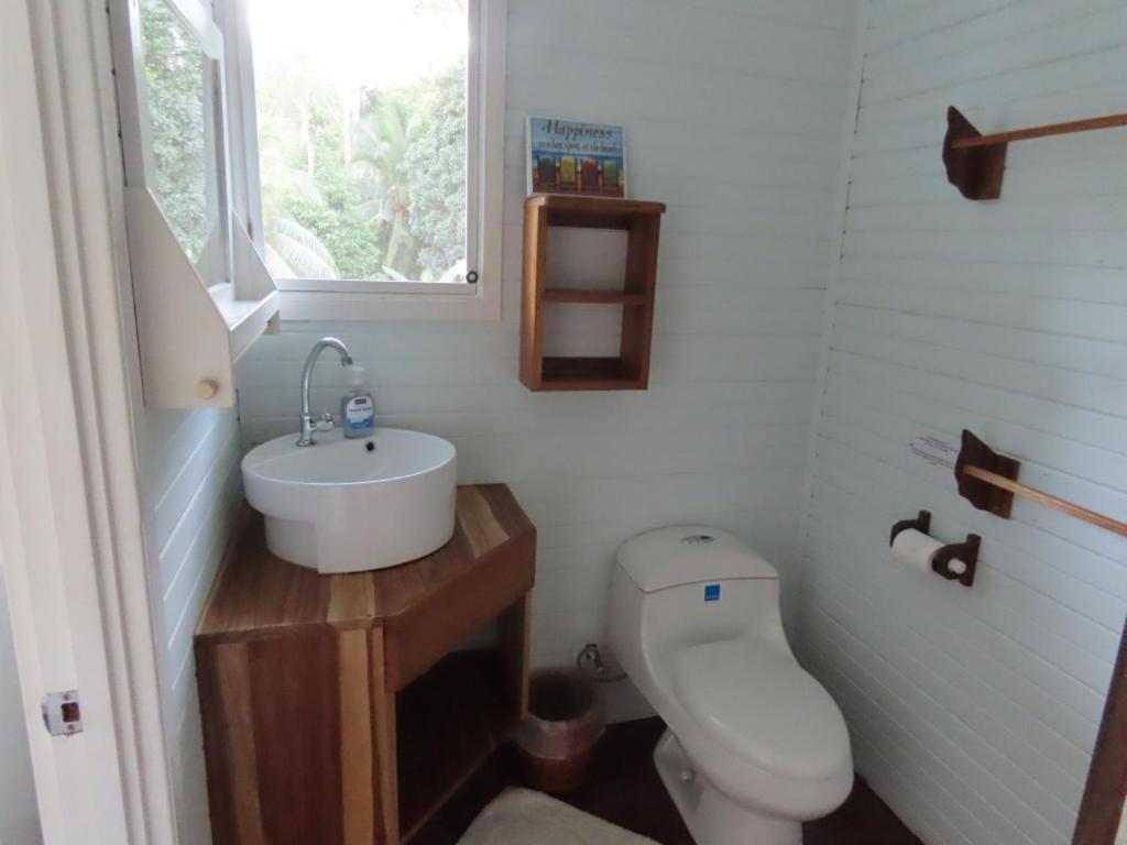 Sand Dollar Beach Bed & Breakfast Bocas del Toro Exterior foto