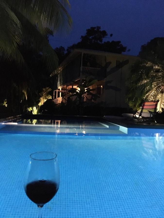 Sand Dollar Beach Bed & Breakfast Bocas del Toro Exterior foto