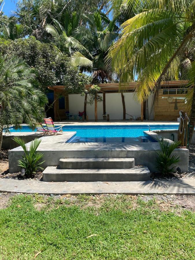 Sand Dollar Beach Bed & Breakfast Bocas del Toro Exterior foto